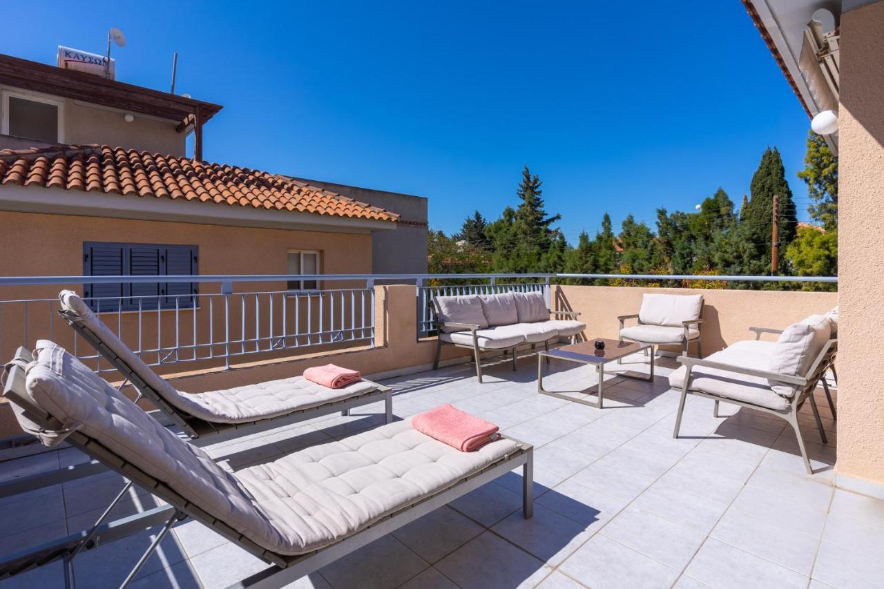 Summer Breeze Holiday Apartment With Pool Paphos Exterior photo