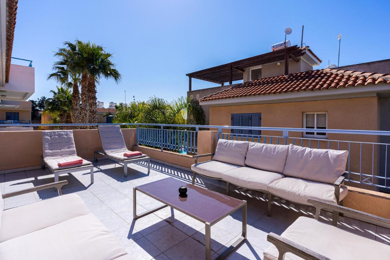Summer Breeze Holiday Apartment With Pool Paphos Exterior photo